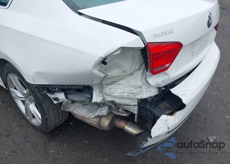 2015 Volkswagen Passat 1.8T Se из США, поврежденный, VIN 1VWBT7A38FC062252